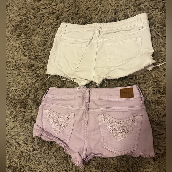 Lot of 2 Jean shorts- (2 pairs- Lavender AMERICAN EAGLE & White KLIQUE B) - Picture 2 of 4